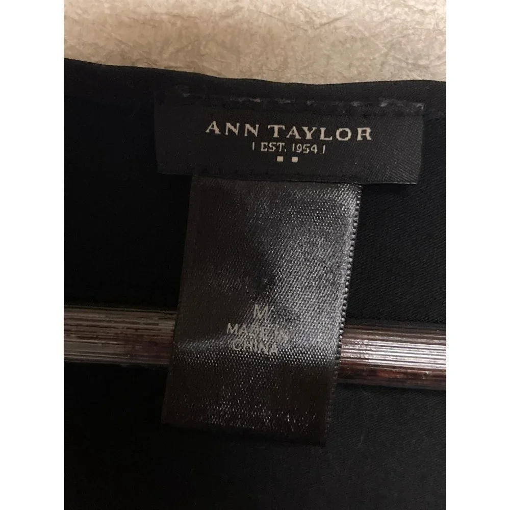 Ann Taylor Black Crochet Overlay Sleeveless Tank Top Shirt Women's Size Medium - Picture 6 of 7